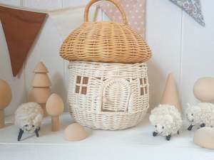 Small World Play: Hīpi Ma (White sheep)