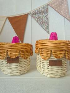 Products: Keke Rōpere/ Strawberry Cake