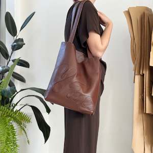 Mixed Tape Capsule Collection Winter 25: Ingrid Unraveled Tote - Espresso