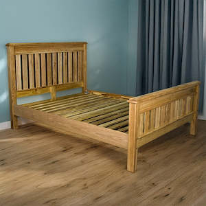 Versailles: Versailles Oak Queen Size Slat Bed