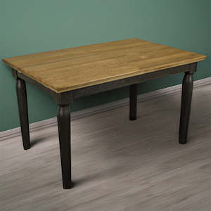 Boston: Boston Oak Dining Table