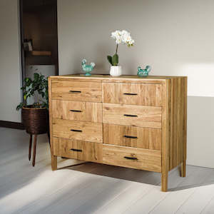Ormond: Ormond 8 Drawer Oak Tallboy