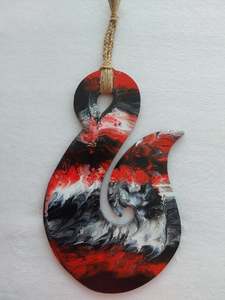 Kiwiana: Kiwiana wall hanging fish hook.