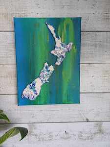 Kiwiana: Map of New Zealand on Canvas.