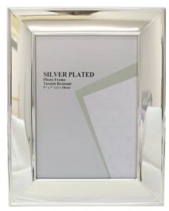 Decorative Objects: Silver Plated Photo Frame 5x7