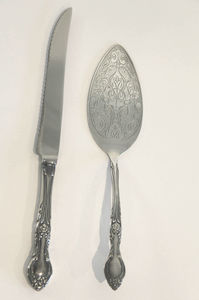 Products: silver cake knife, wedding cake server set, wedding cake knife