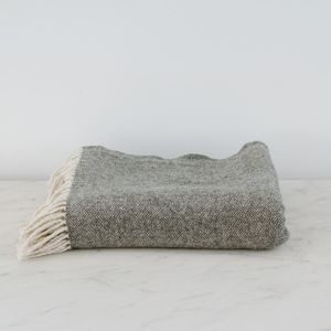 Products: herringbone throws, woollen blanket, woollen throws, hire wanaka