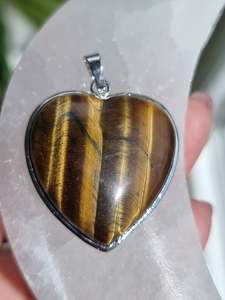 Whats New 1: Tigers eye Pendant