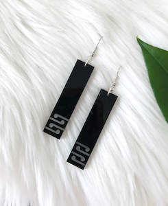 Earrings: Tino Rangatiratanga