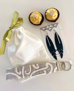 Gift Box: Nga Mihi Gift Bag
