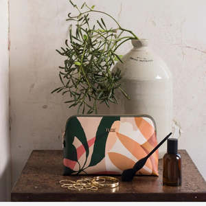 Flox: FLOX | Cosmetic Case | Whenua | Medium