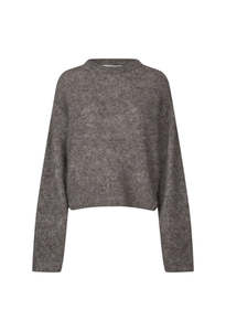 Second Female: Emmalou Knit O-Neck - Delcioso