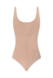 Chantelle: Sculpting Bodysuit - Nude