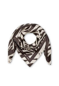 Accessories: Saelli Scarf
