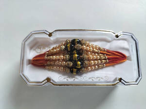 MR Thread with Black Pearl Single