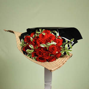 Festive Flax Wrap - Red Roses