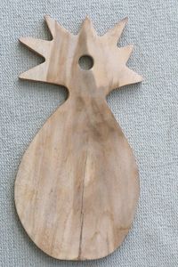 Homewares: Pineapple Shape Wooden Serving Board