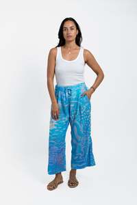 Ladies: Blue Parrot Fish Cropped Grace Pant