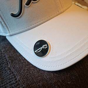 Accessories: Mantis Ball Marker with Magnetic Hat Clip