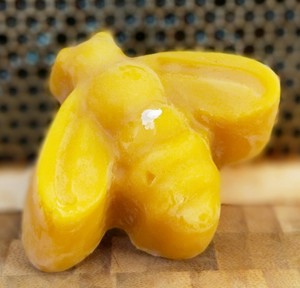 Products: Honeybee Shape Candle