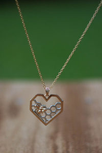 Products: Golden Bee Necklace Heart Shaped Honeycomb High-grade Necklace Dainty Cute Bee Necklace