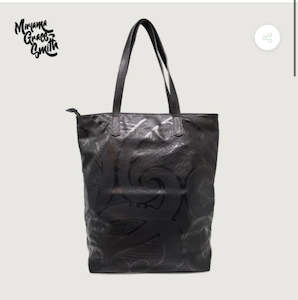 Bottles: Black Fendalton Bag Moana Rd