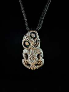 Pendants: Silver Hei Tiki (Groove-Type)