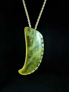 Pendants: Rei Niho - Notched