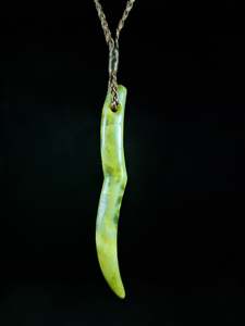 Pendants: Whakakai Piko - Cloakpin