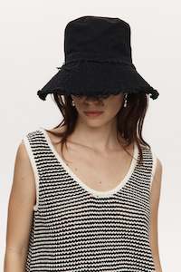 NONNA HAT FRAYED - BLACK