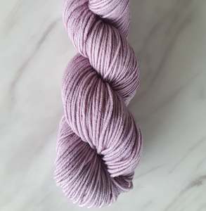 8 Ply Yarn Dk: Mauve - DK 8ply merino