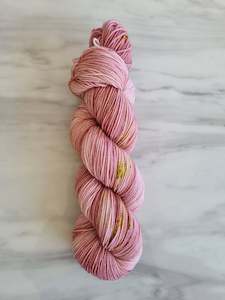 Frontpage: Dusky Rose - Marmalade Twist Sock
