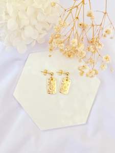 Jewellery: Stars & Moon gold studs