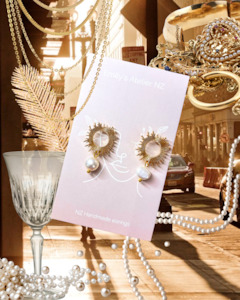 Sun freshwater pearls stud