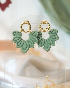 Jewellery: Sage Sunburst Earrings