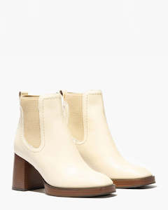 Ankle Boots: Pitillos 5483 Crema Leather Ankle