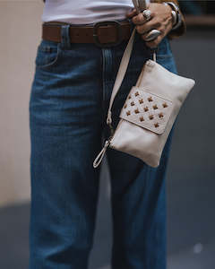 Kompanero Nerine Beige Leather Cross/Clutch/Shoulder Bag