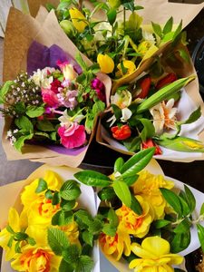 Bouquets: Spring Bouquet Subscription – Weekly