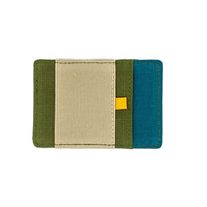 Travel Accessories: Chums Bandit Zip Wallet