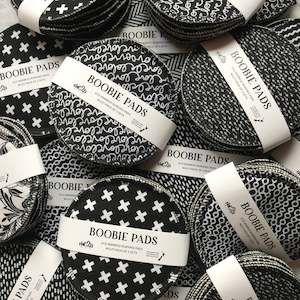 Mama: Black/White (Black Backed) - ECO-BAMBOO NURSING PADS (3PAIR)