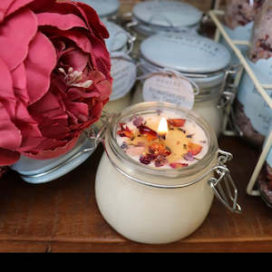 Wellbeing: Aromatherapy Soy Candle