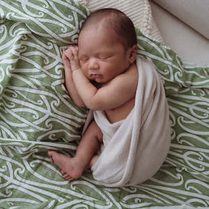 Swaddles: Taurikura Wrap Green - Hawaiiki Pepi