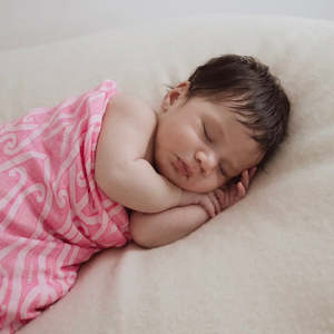 Swaddles: Taurikura Wrap Pink - Hawaiiki Pepi