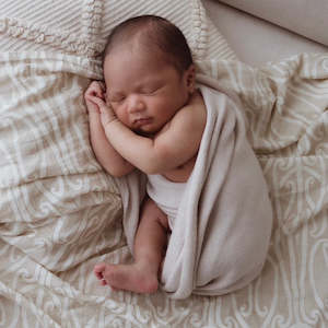 Swaddles: Taurikura Wrap Neutral - Hawaiiki Pepi