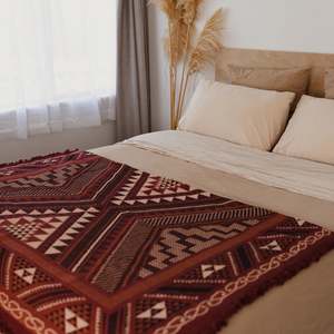 Awhi Mahana Throw Rahota