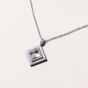 Necklaces: Vera Diamond Pendant