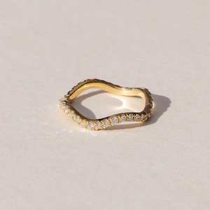 Diamond Drop: Willow Pave Wave Eternity Band