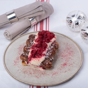 Raspberry and White Chocolate Tiramisu Large