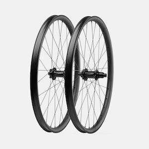 MOUNTAIN: Roval Traverse SL Fattie 27.5 148