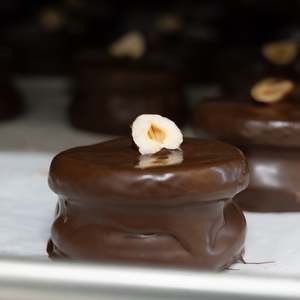 Alfajores 1: Hazelnut Alfajor